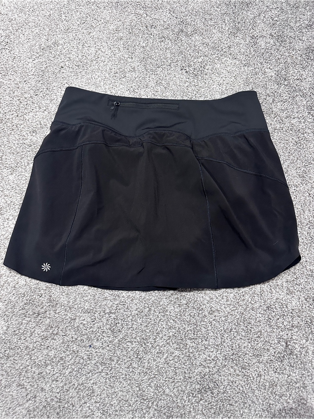 NWOT. Athleta Black Run With It Skort 14 inch medium